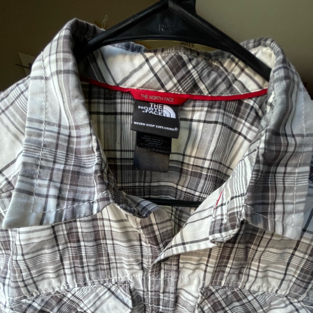 The North Face Hiking Active Outdoor Plaid Short Sleeve Shirt Men's Medium. - Picture 2 of 5